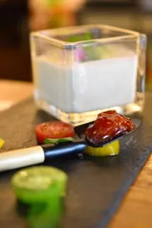 トマトジャム添えムース