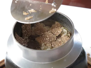 炊きたてご飯とスライストリュフ