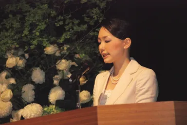 効果発表を行う様子