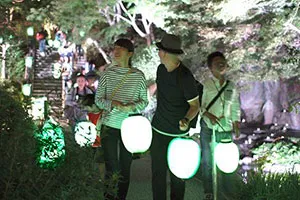 ＜参考イメージ＞高橋匡太「Glow with City Project in Kamakrura 長谷の灯かり」2015年　撮影：上村美都