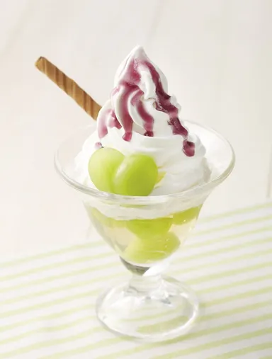 信州産シャインマスカットのサンデー