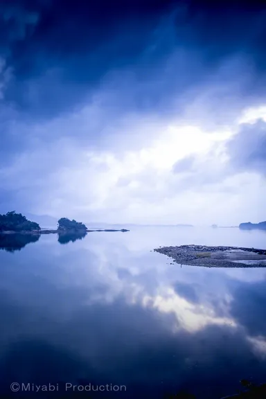 作品「夕闇の閃光」