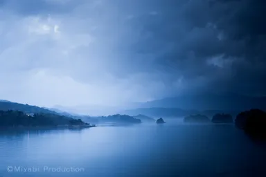 作品「蒼くたそがれて」