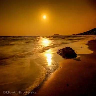 作品「琥珀色に暮れて」