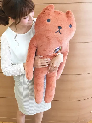 カピバラさん×CRAFTHOLIC「抱き枕」サイズ感