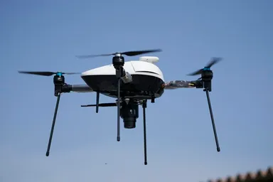 空撮測量に使用されるドローン（エアロセンス提供）