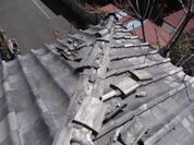 台風被害による空き家屋根