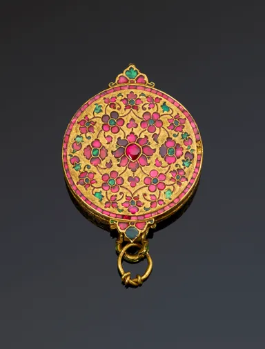 ロケットペンダント