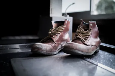 クリーニング前のブーツ