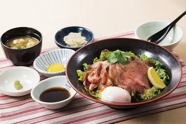 炙りローストビーフ丼膳