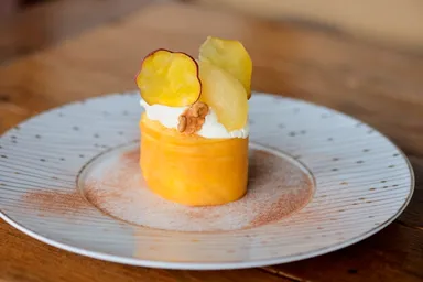 さつまいもとリンゴのロールケーキ