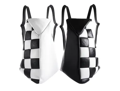 ホワイト＆ブラックの‘ツインズ’リュックがポップでキュート