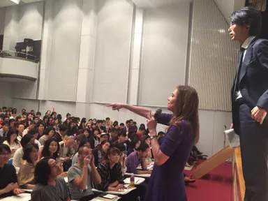 セミナーでのイヴァナ・チャバックと白石哲也