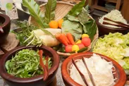 旬菜ランチバイキングには愛知県産など新鮮な野菜が並ぶ