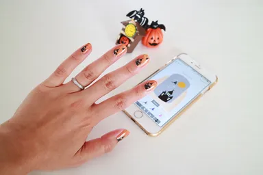スマホで作るハロウィン・ネイル『Naiseal(ネイシル)』
