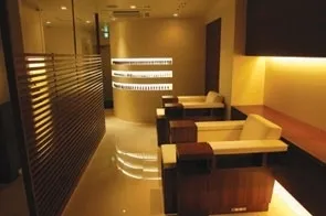 ベージュネイルサロン