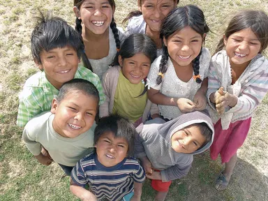 ボリビアのコミュニティ開発地区の子どもたち