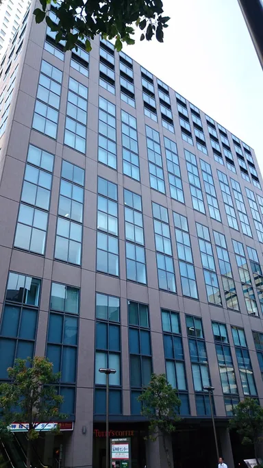 東京脳神経センター外観