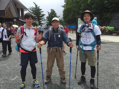ビーコンをつけた登山者