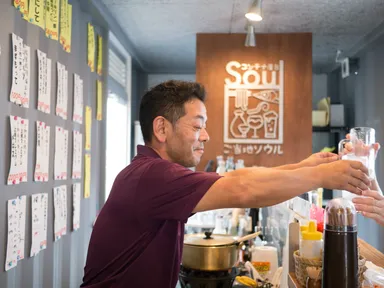 立ち飲みコンテナ屋台「ご当地ソウル」