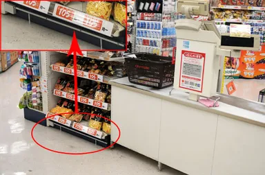 レジ付近の光ID送信機