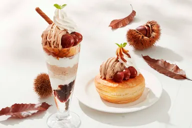 渋皮栗のモンブランパフェ・焼き立てデニッシュモンブラン仕立て