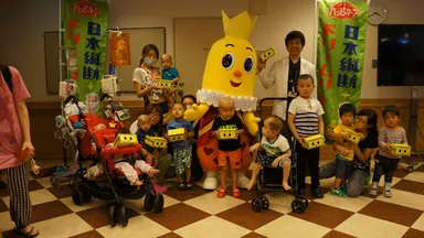 病院の皆様と記念撮影