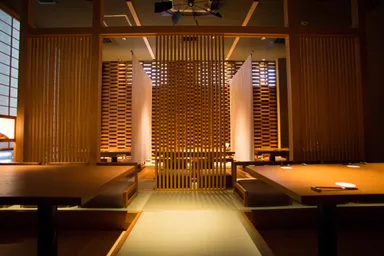 奥に広がる座敷空間