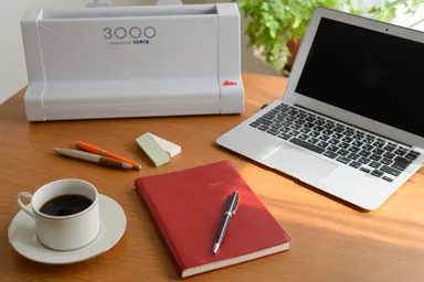 ほかにはないビジネス用または自分用の独自のダイアリーを作ることができます