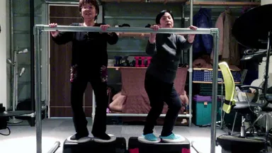 下半身強化　テレビターンテーブルを使った股関節の回転　変形性股関節症予防