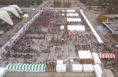 毎年多くのファンが駒沢公園を埋め尽くす！