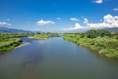 会場近くを流れる千曲川