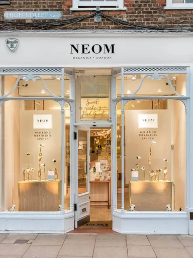 NEOM(ネオム)イメージ8　フラッグショップ