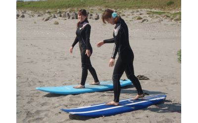 東京都港区のサーフィンスクールが人気 週３回のスクールに毎回満員 参加者の８５ はお一人様 人気の理由は高品質を求める需要の変化 Dears Surfのプレスリリース 配信日時 16年10月25日 10時45分