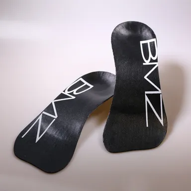 「プレミアムカーボン・インソール」3