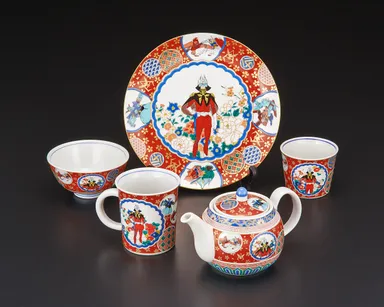 九谷焼　ガンダム　庄三風赤い彗星図