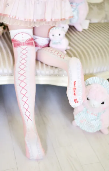 C柄：パッケージフリル(背面)