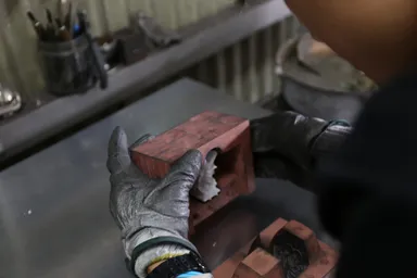 原型を元にシリコン製鋳型を制作