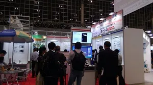 にぎわう京セラブース