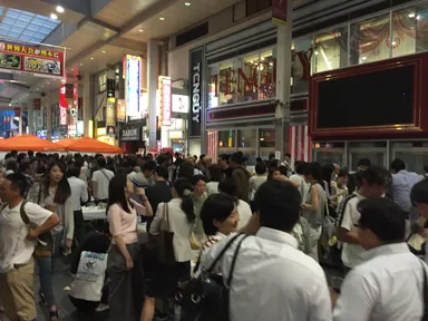 ビール好きで大いに賑わう会場