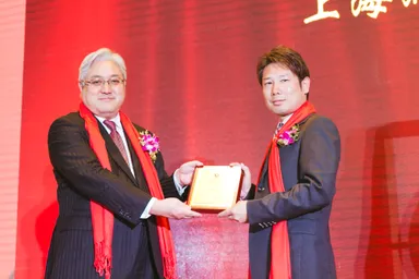 楯の授与(株主の金子氏)