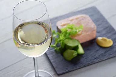 シャルキュトリーとワイン　イメージ