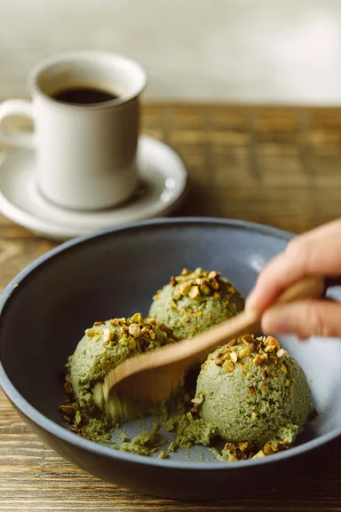 OISHII & GLUTEN FREE  FUSION AND INTERNATIONAL RECIPES FOR LIFE