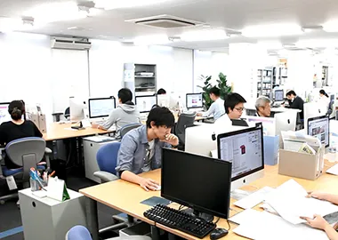 約30名の制作スタッフ