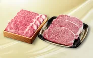 「松阪牛2段セット」(税込30,000円、右：ステーキ肉　左：すき焼肉)