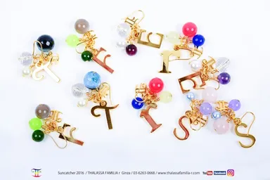 イニシャル耳飾り