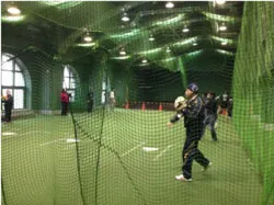 3塁ブルペンでのキャッチボール （イメージ）