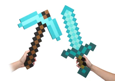 『ダイヤモンドフォームソード』(右)と『ダイヤモンドフォームピッケル』(左)