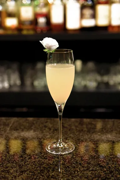 白バラカクテル「WHITE ROSE」