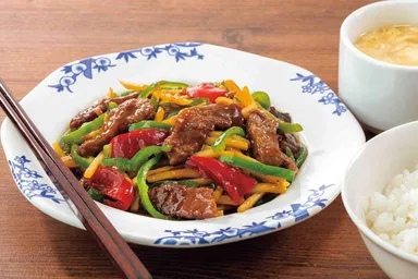 厚切り牛肉のチンジャオロース